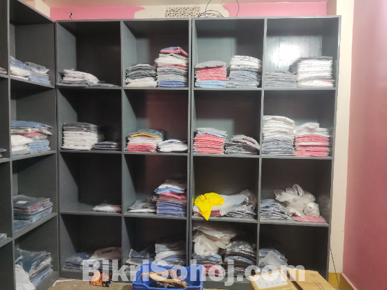 5 মিলি গর্জন কাঠের বোর্ড দিয়ে বানানো 3 টি কেবিনেট
